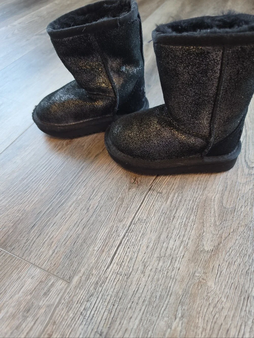 UGG Girls Classic Short II Black Glitter Boots 1002806 Size 5